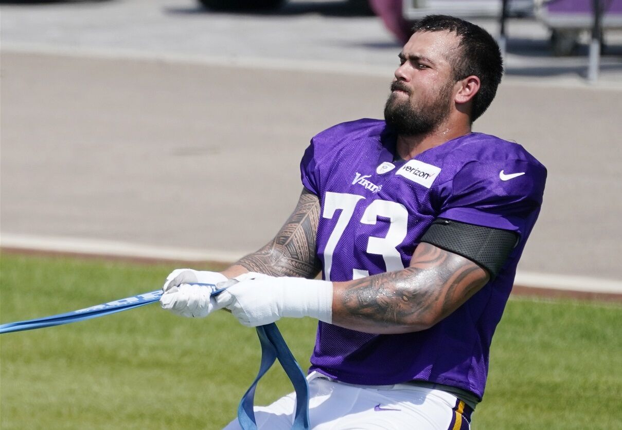 Minnesota Vikings guard Dru Samia